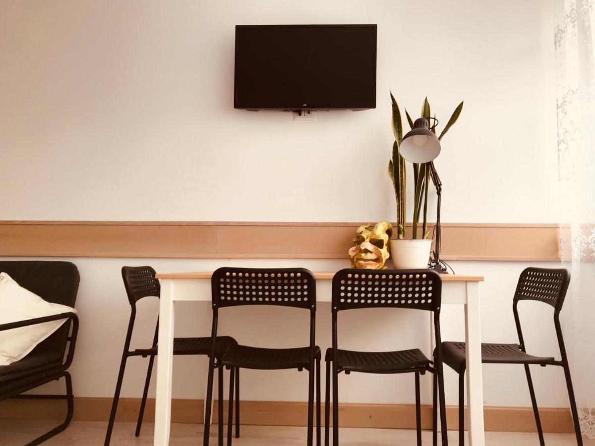 Studio 1O1O1 Apartment Piatra Neamt Bagian luar foto